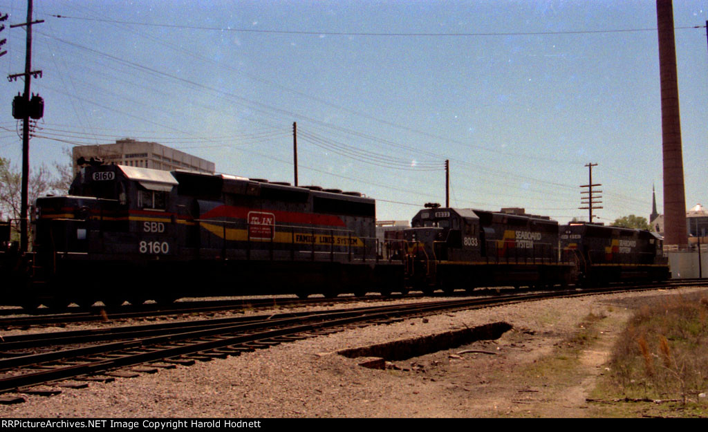 SBD 8941, 8033, and 8160 lead a train southbound